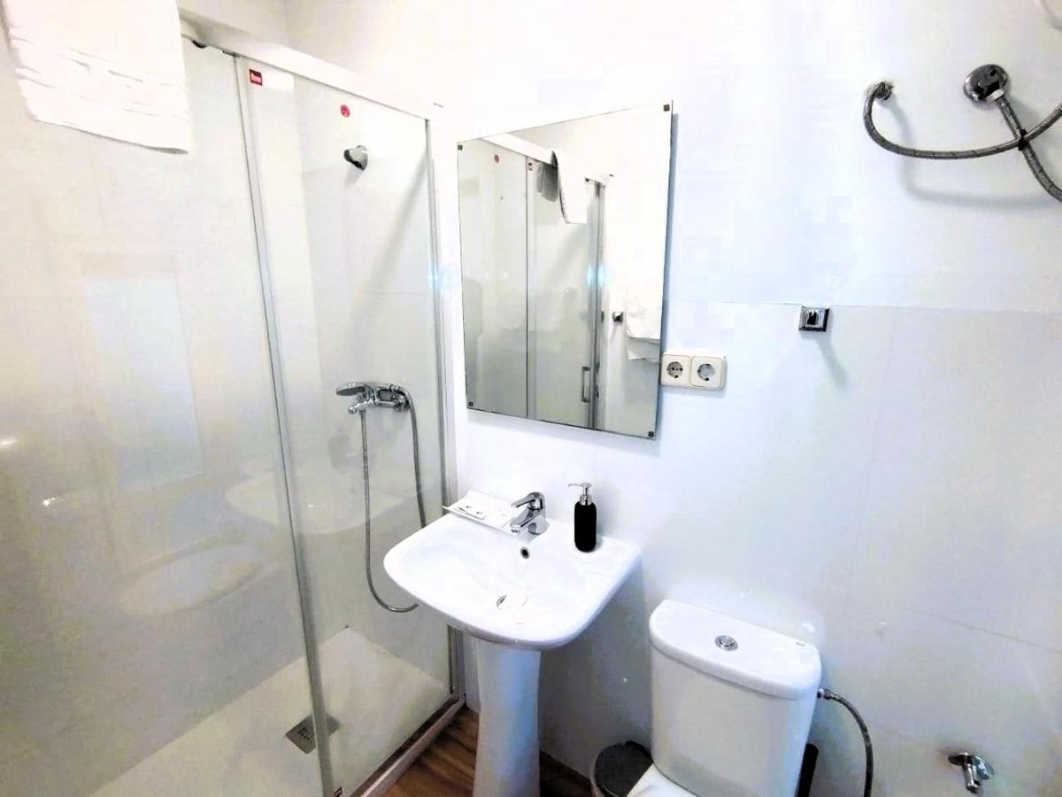 Puerta Del Sol - Apartamento Para 6 มาดริด ภายนอก รูปภาพ